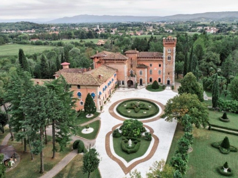castello-di-spessa-resort