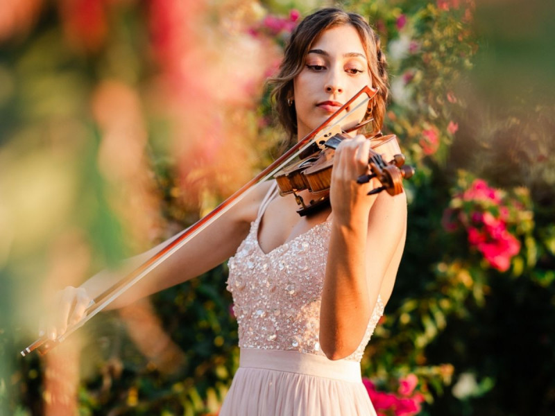 eva-the-violinist