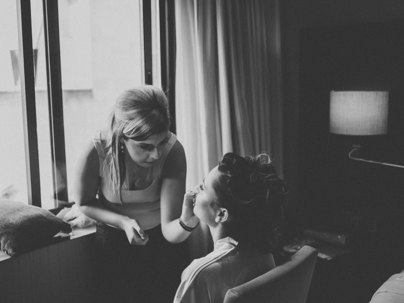 laura-halvey-makeup-artist
